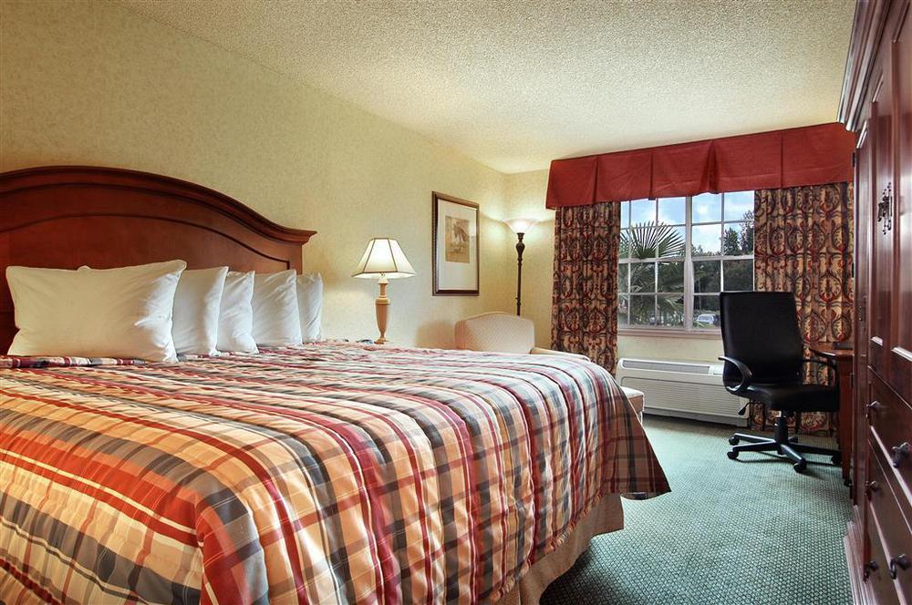 Hotel Red Lion Airport 3*