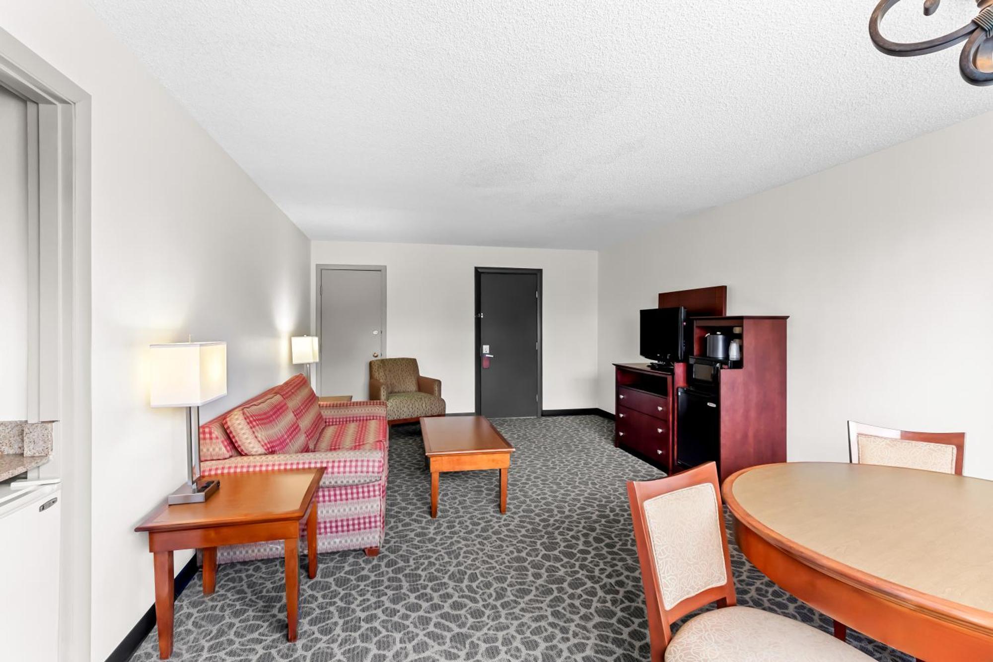 Red Lion Airport 3*