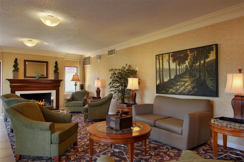 Hotel Red Lion Airport 3*